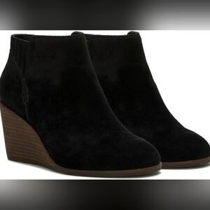 Lucky Brand- Zorla Nubuck Suede Wedge Booties